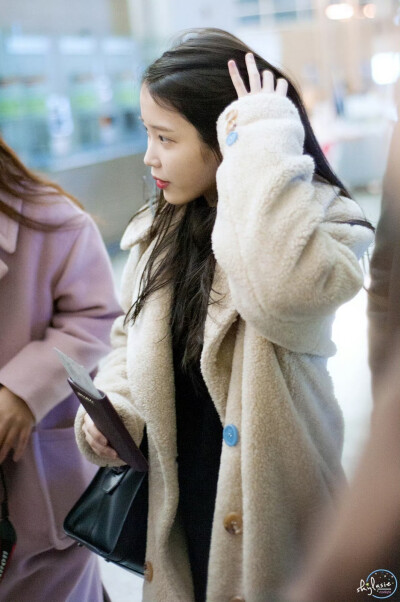 IU