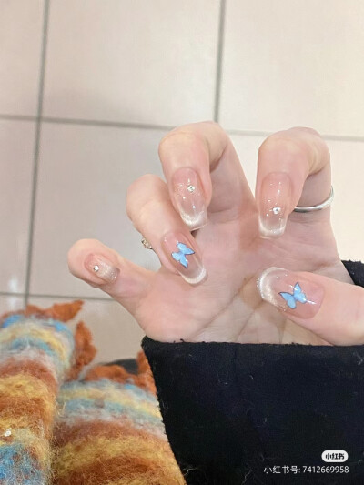 东胜好看的美甲强推！！！姐姐超级还原美甲真的很敬业，以后都去找她（p4是我想要的效果）
