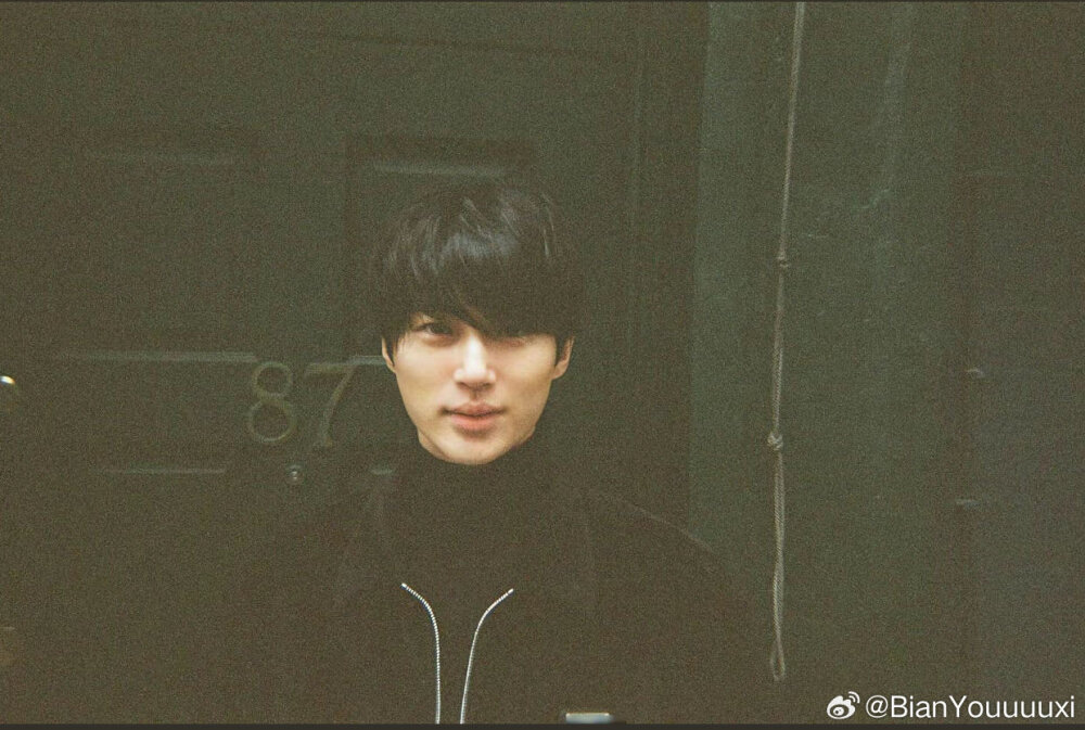 边佑锡