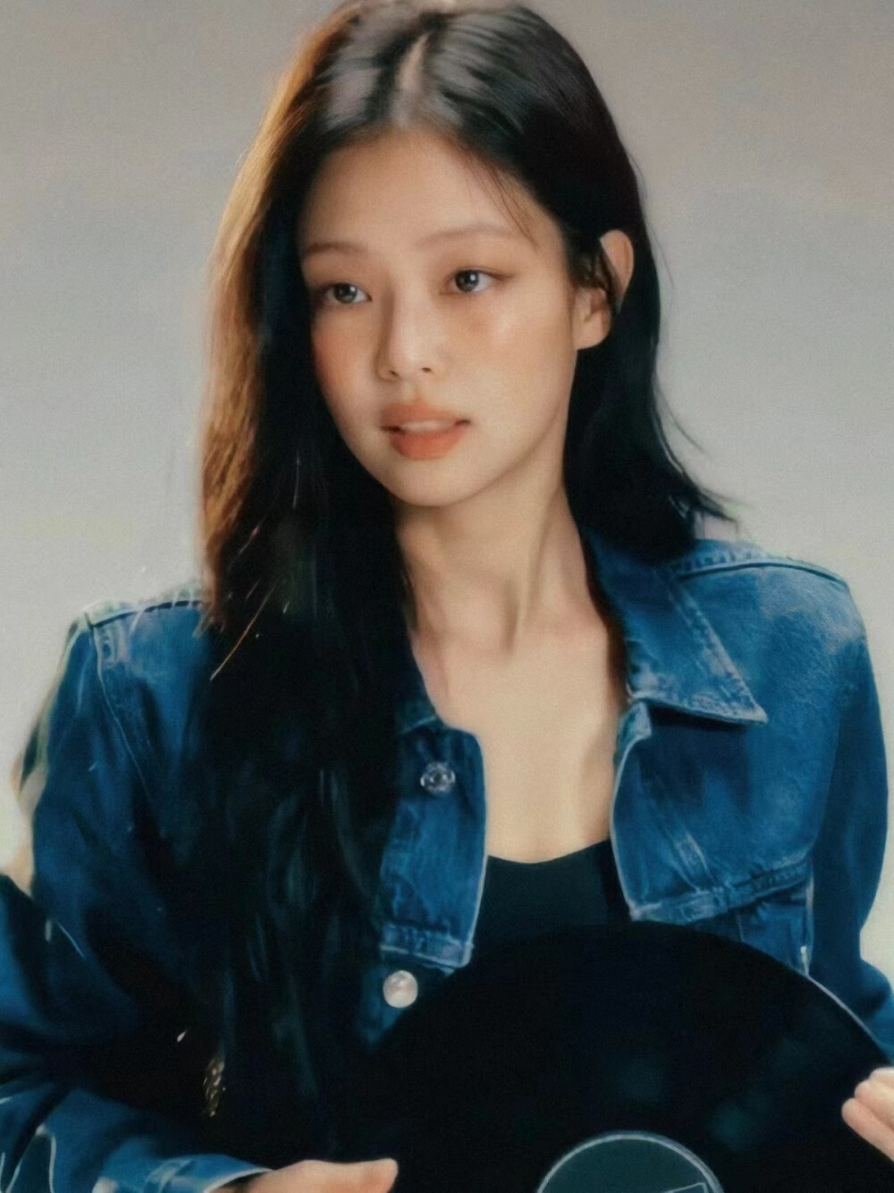 JENNIE
