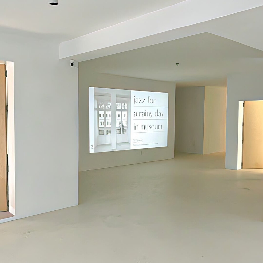 背景｜文案
慢热喜静，往哪里走，都是往前走。