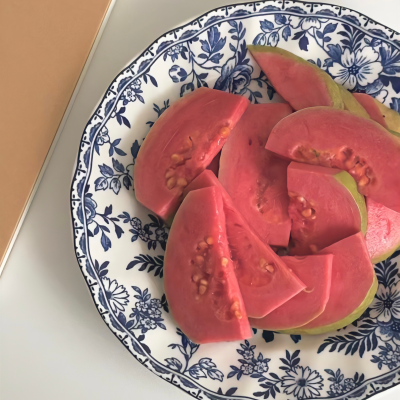 背景｜文案
我曾捡到过一束光，日落时还给了太阳。