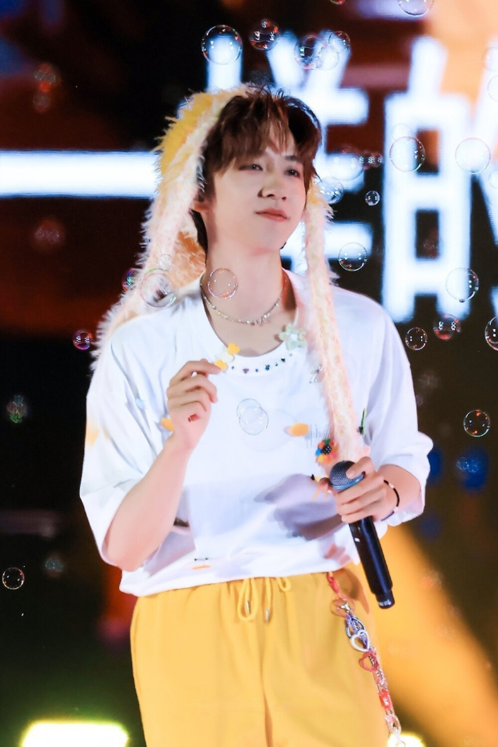 贺峻霖演唱会赞评论更多