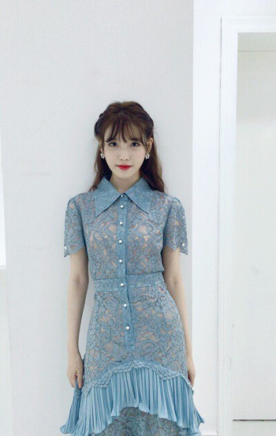IU