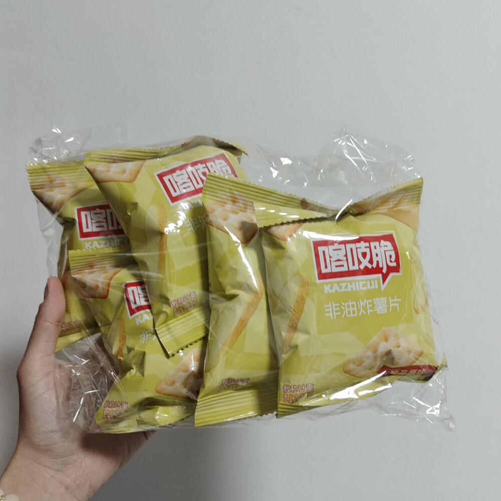 洽洽咔吱脆薯片原味 100g（5小袋）2.9rmb
当小饼干吃就行