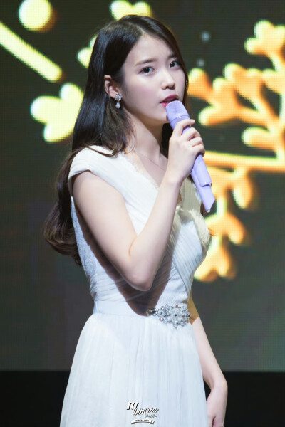 IU