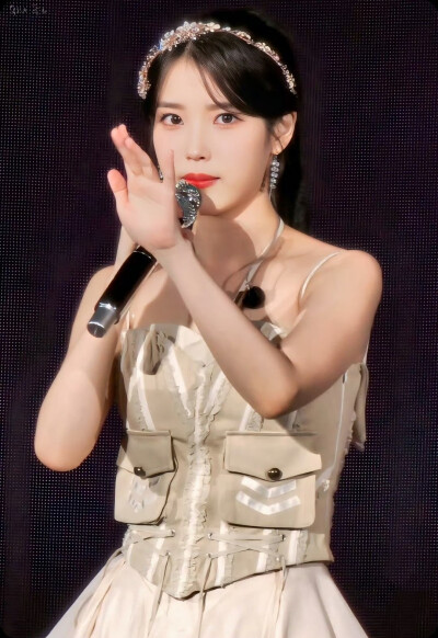 IU