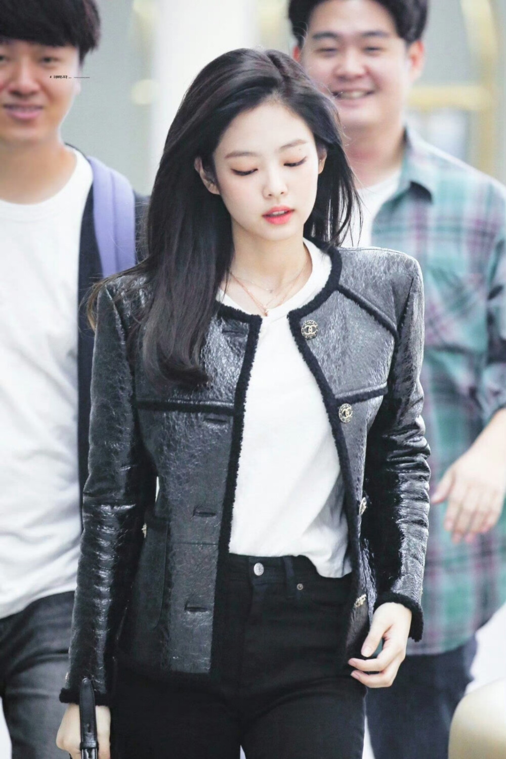 JENNIE 