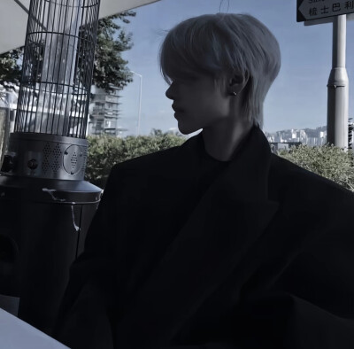 山路一程行至此，也无风雨也无晴