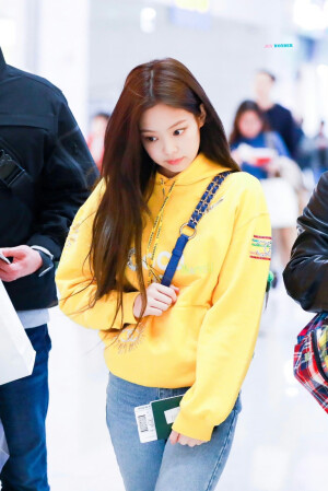 JENNIE 
