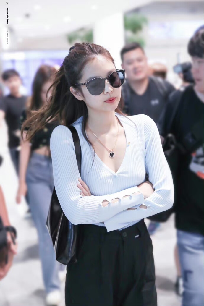 JENNIE 