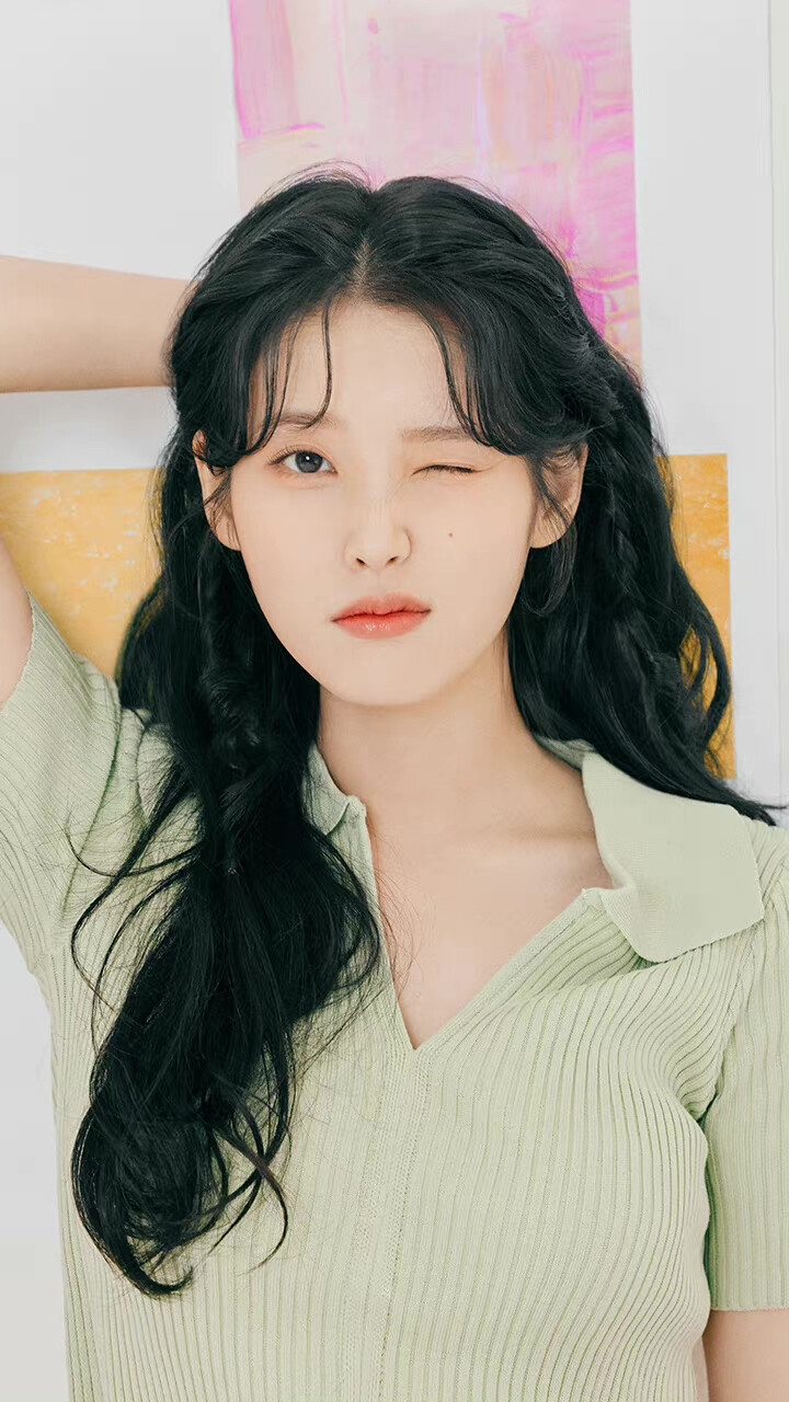 IU