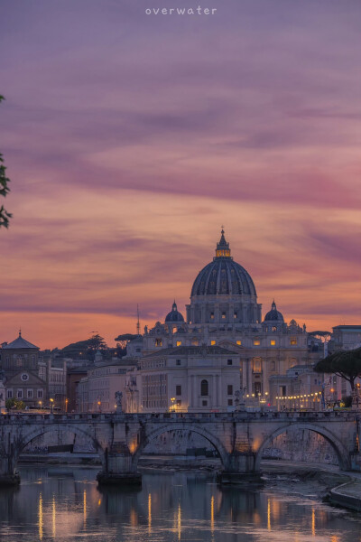 sunset in Rome
by.@overwater