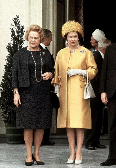 H.M Queen Elizabeth II，1965