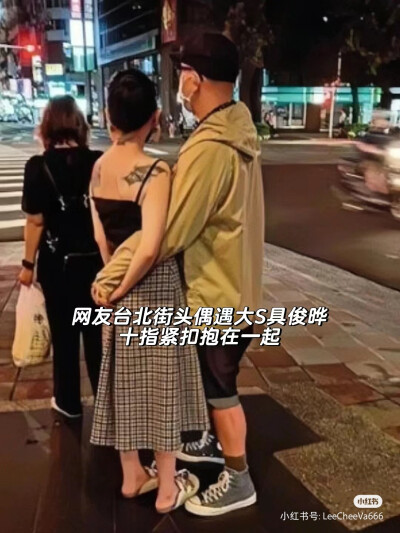 不管怎么说，她是美的…
天生就是
于其本就有一种骄傲而破碎的美= =