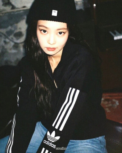 JENNIE の 头像