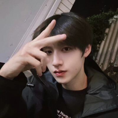 氛围感男生头像 