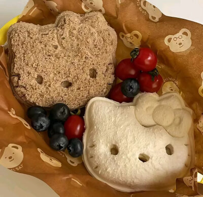 凯蒂猫来了 通通闪开