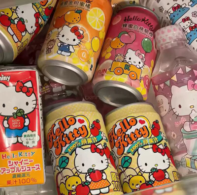 凯蒂猫来了 通通闪开