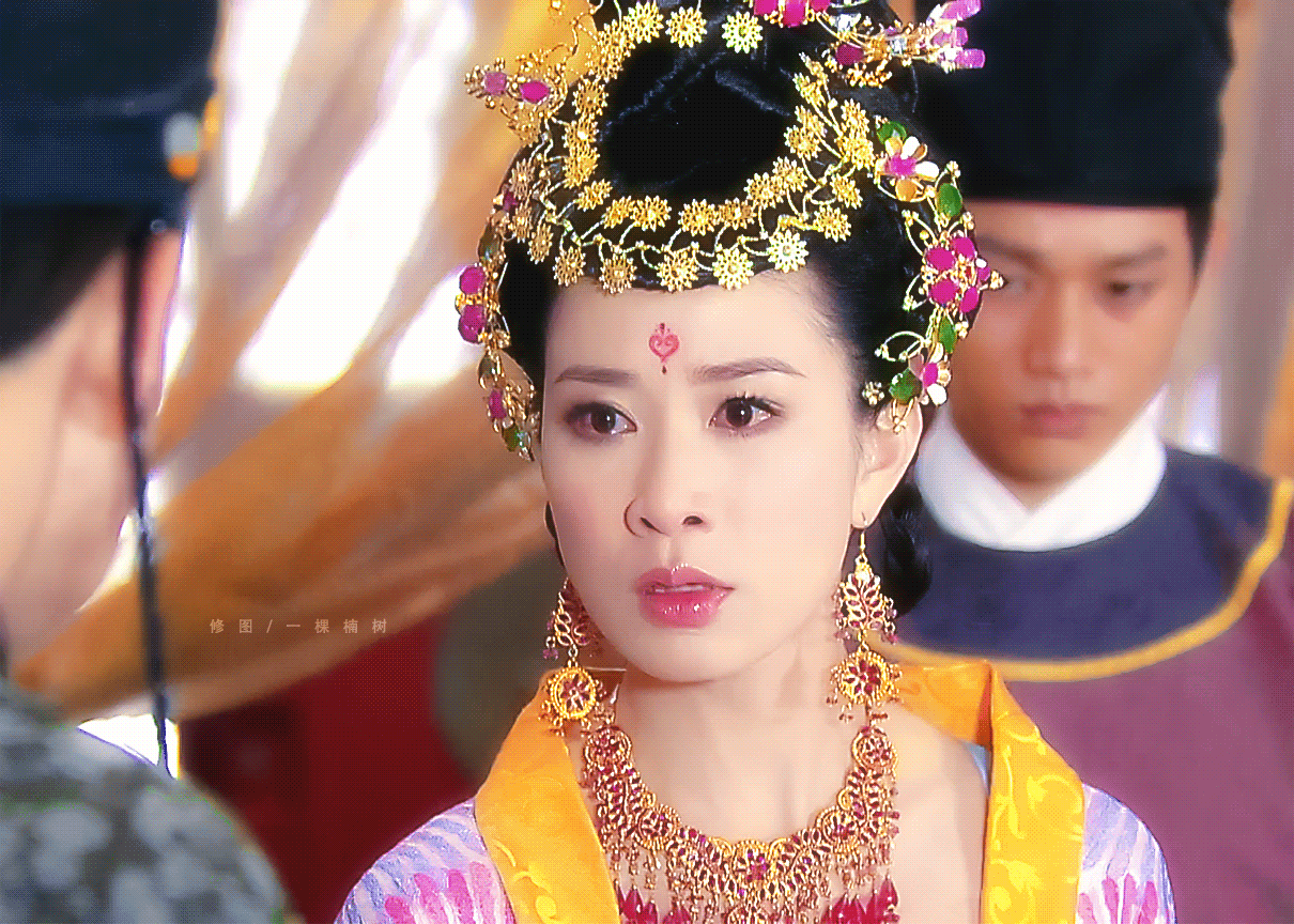 佘诗曼 | 刘三好
cr:一棵楠树