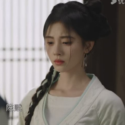 鞠婧祎
杨采薇