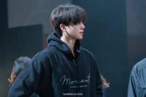 与恶魔有约 壁纸 背景 