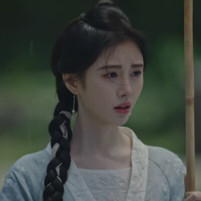 鞠婧祎
杨采薇