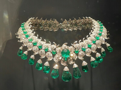 巴罗达祖母绿项链