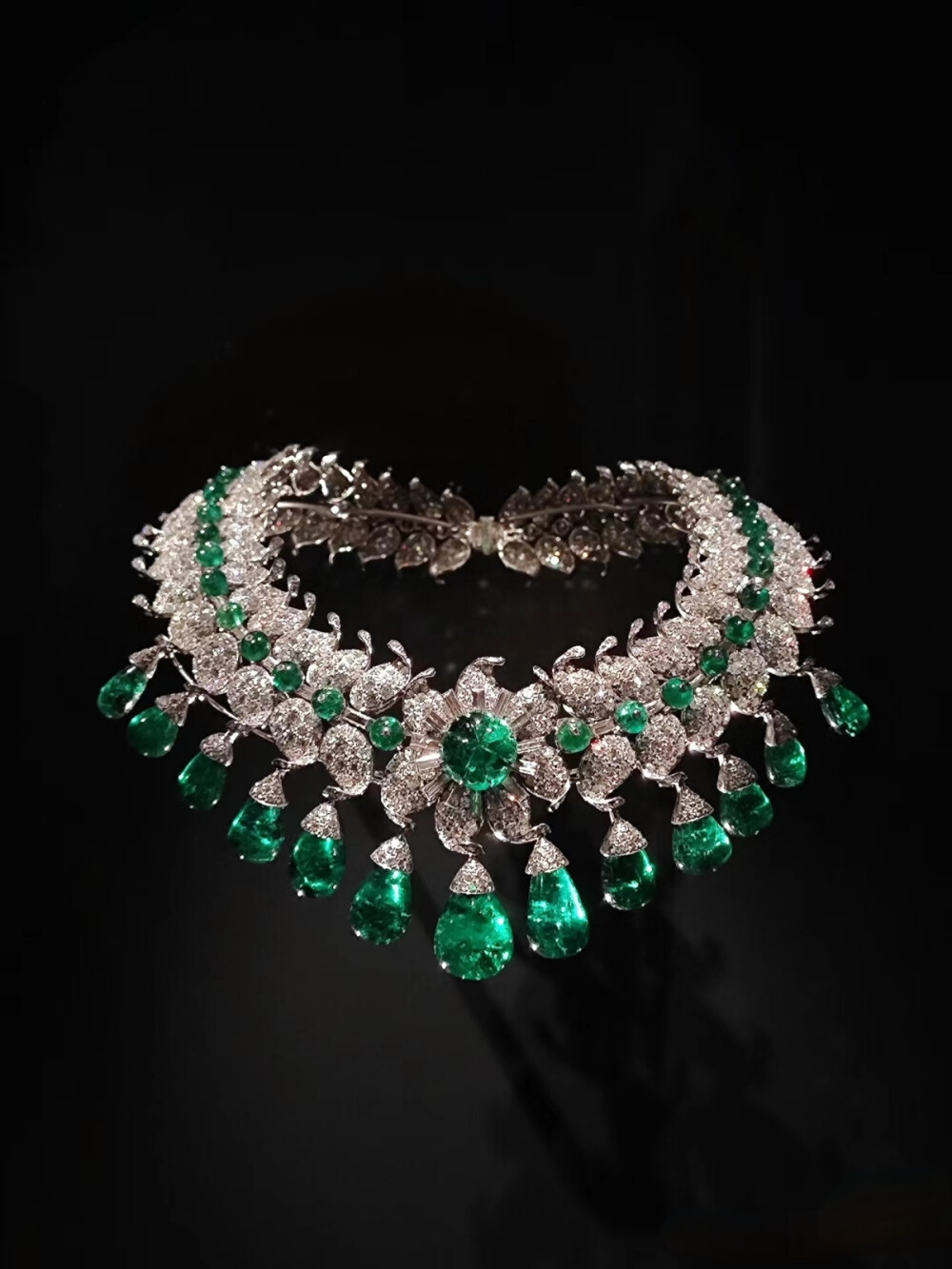 巴罗达祖母绿项链