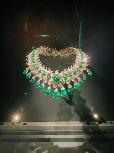 巴罗达祖母绿项链