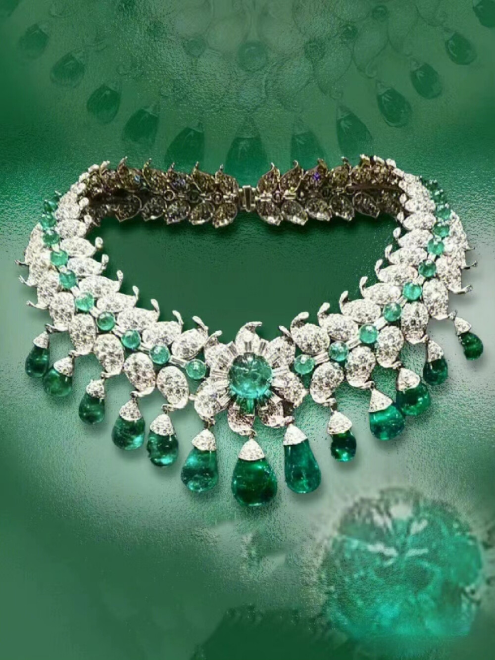 巴罗达祖母绿项链