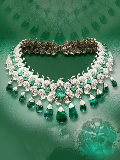 巴罗达祖母绿项链