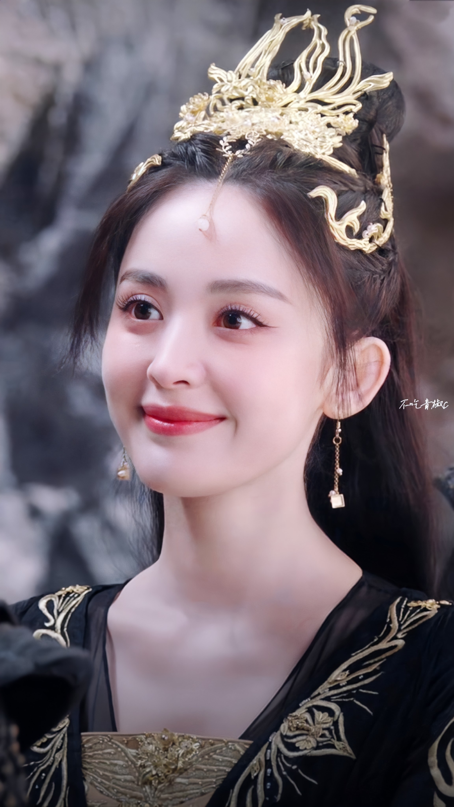 古力娜扎余靖秋