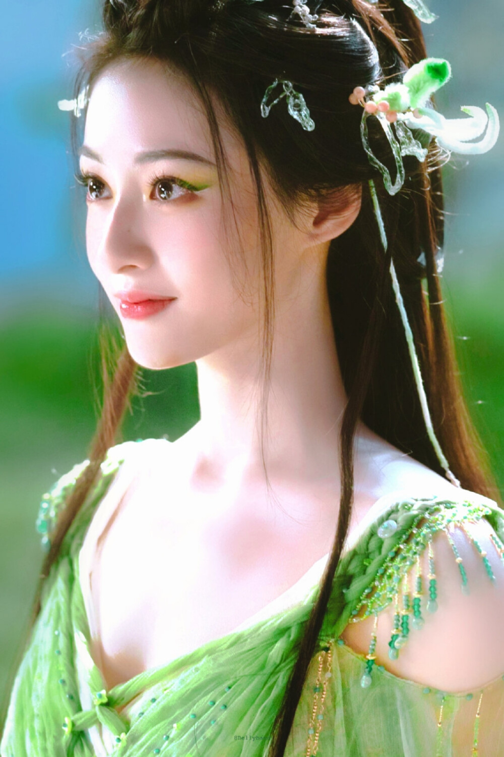 胡连馨 ​​​ 涂山容容