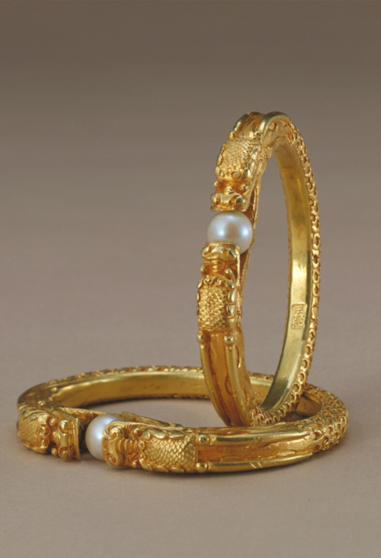 金錾双龙戏珠镯