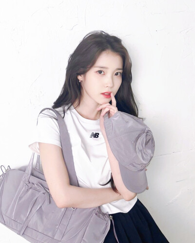 IU