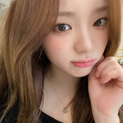 权娜妍 崔智元
LilyM 李瑞