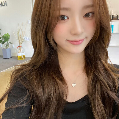 权娜妍 崔智元
LilyM 李瑞