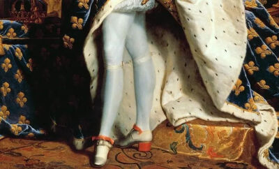 高跟鞋早在16世纪就从波斯传入欧洲，路易十四出生前，高跟鞋已成为风靡西欧的男性时尚，而假发则是路易十四的父亲路易十三为遮掩脱发开始佩戴的。但路易十四的确将高跟鞋和假发时尚发扬光大，这是后话。