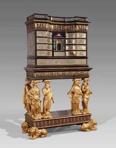 路易十四为安杰莉卡定制的高档家具