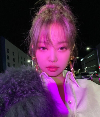 多多支持我们JENNIE吧