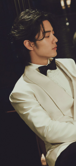 肖战  「肖烟四起，为战而来」