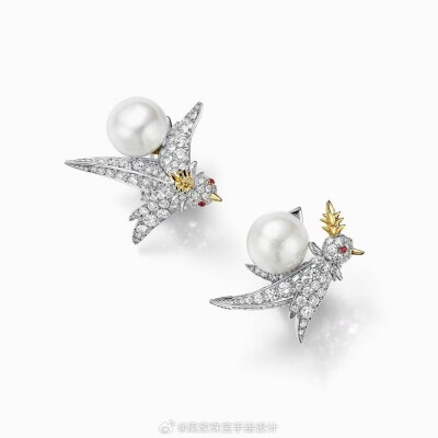 Tiffany&Co.蒂芙尼发布让·史隆伯杰高级珠宝系列(Jean Schlumberger by Tiffany) Bird on a Pearl全新作品。
该系列中，品牌经典设计“石上鸟”伫立于海湾地区的天然海水珍珠之上。作品镶嵌的珍珠均由蒂芙尼从侯赛因·…