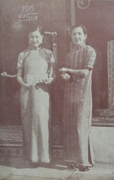 1934年阮玲玉与林楚楚在上海南京西路