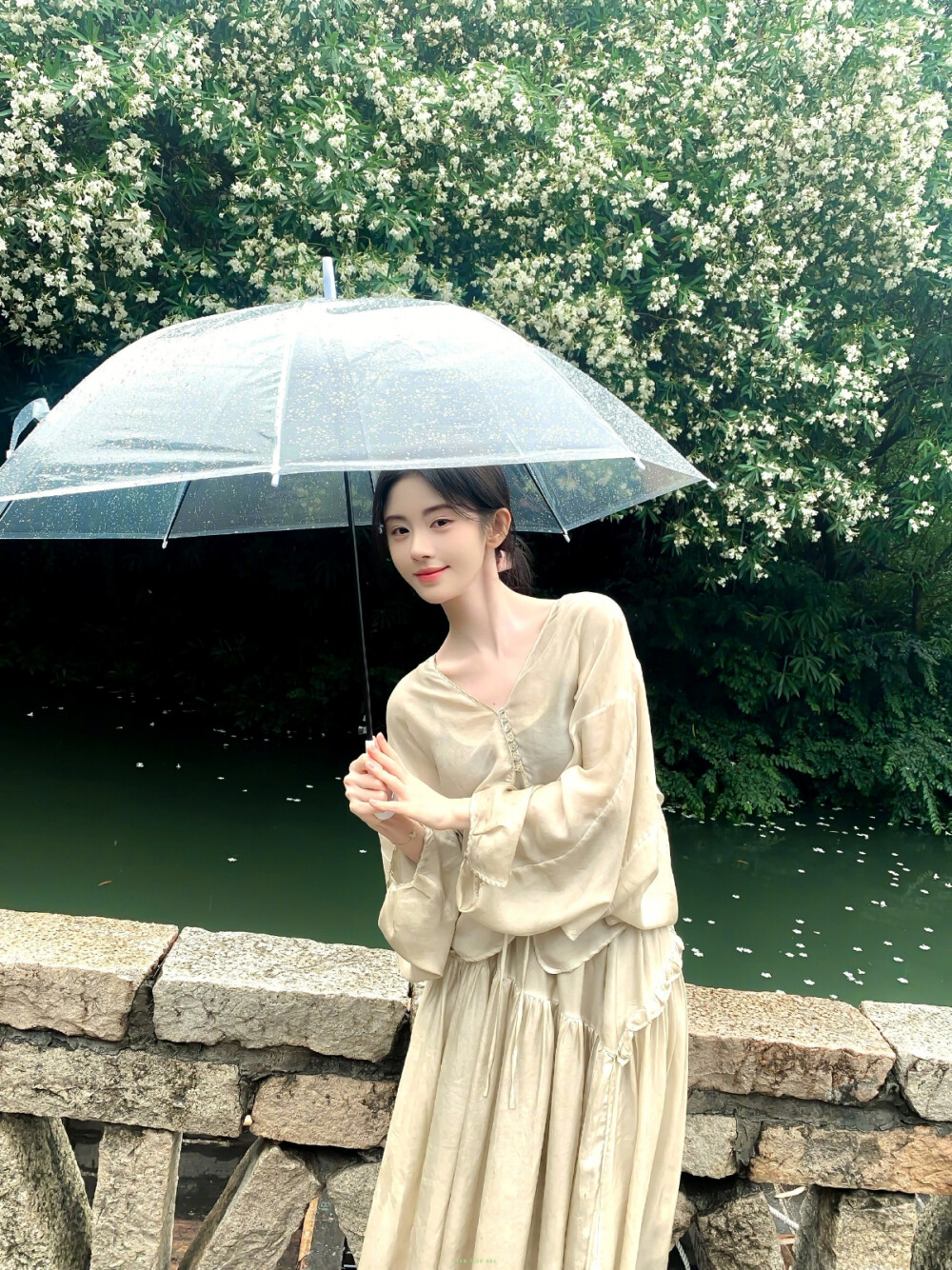 壁纸▪鞠婧祎
cr.煮汀茶