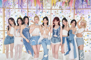 Kep1er 金采炫 休宁巴伊叶 崔有真 金多娟 徐永恩 姜艺书  江崎光 坂本舞白 沈小婷