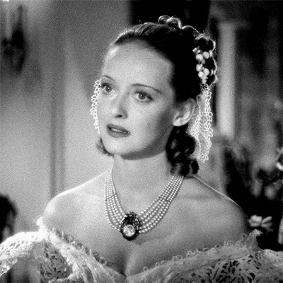 1938年电影《红衫泪痕》里的贝蒂·戴维斯 ​​​