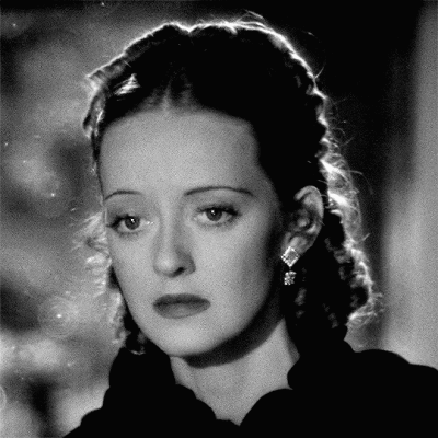 1938年电影《红衫泪痕》里的贝蒂·戴维斯 ​​​