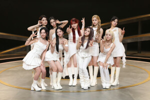 Kep1er 金采炫 休宁巴伊叶 崔有真 金多娟 徐永恩 姜艺书  江崎光 坂本舞白 沈小婷