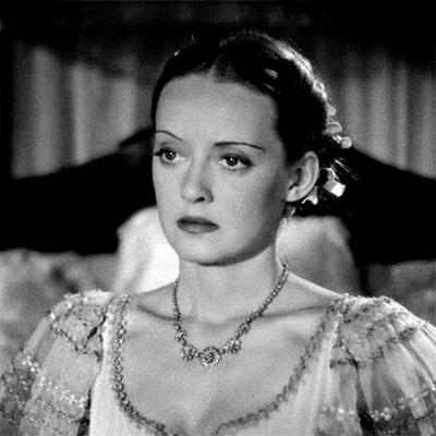 1938年电影《红衫泪痕》里的贝蒂·戴维斯 ​​​